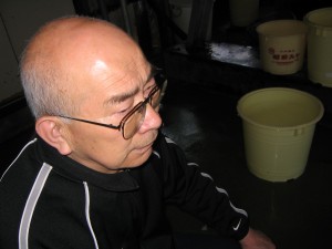 会長座っている写真 会長座っている写真
